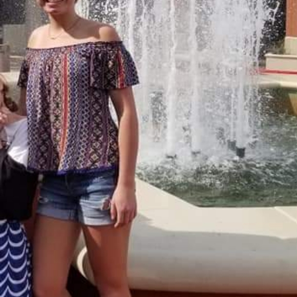 No Boundaries Top(S) - Picture 4 of 4